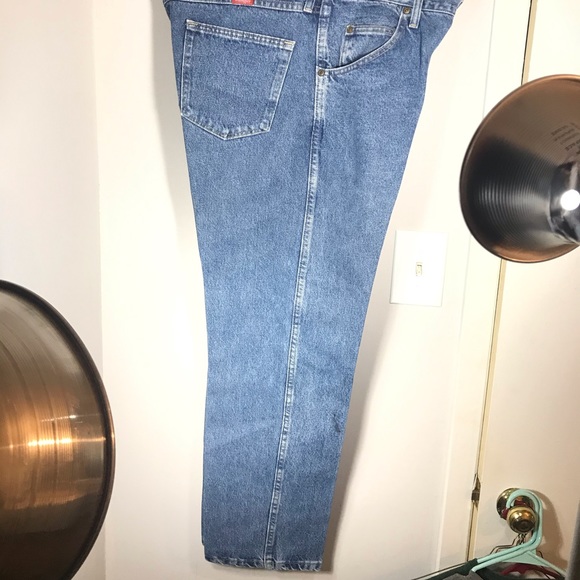 Men’s Wrangler Classic regular fit straight leg jeans size 40x30 Preowned - Picture 4 of 6